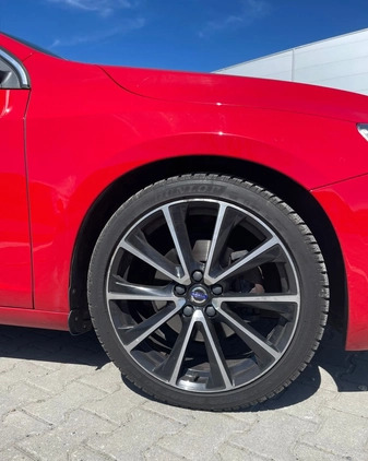 Volvo S60 cena 93000 przebieg: 147310, rok produkcji 2018 z Wieliczka małe 106